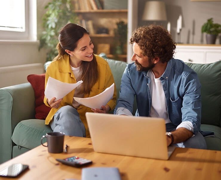 Contractul de schimb imobiliar – când îl alegi și ce verifică notarul